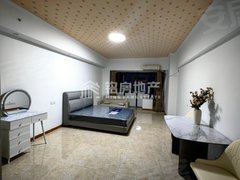 东海东海市区中央广场可短租 可月付 靠近水晶城 世贸公馆精装一室 拎包入住出租房源真实图片