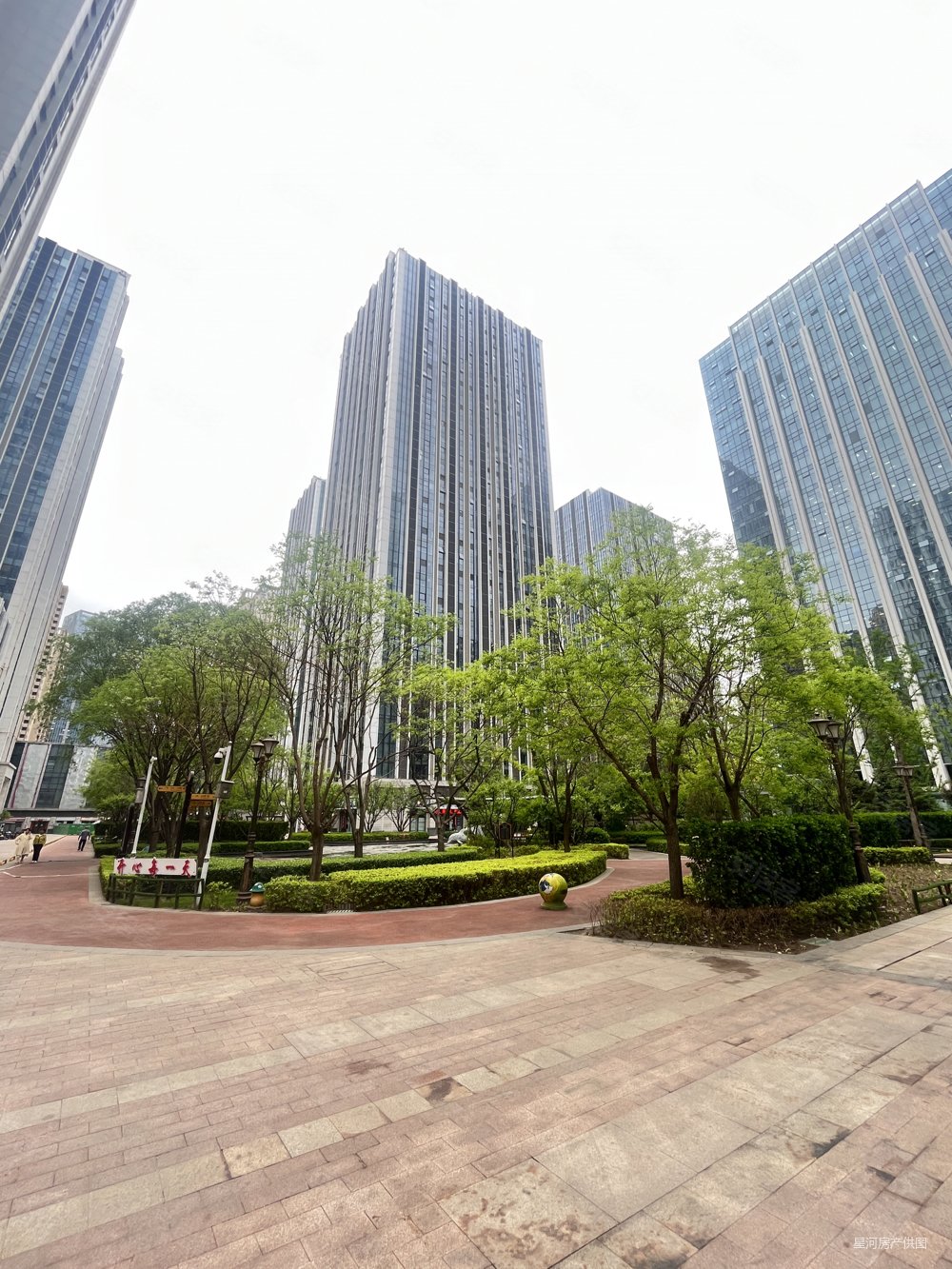 精装恒大未来城70平方2居2卫业主诚心出售