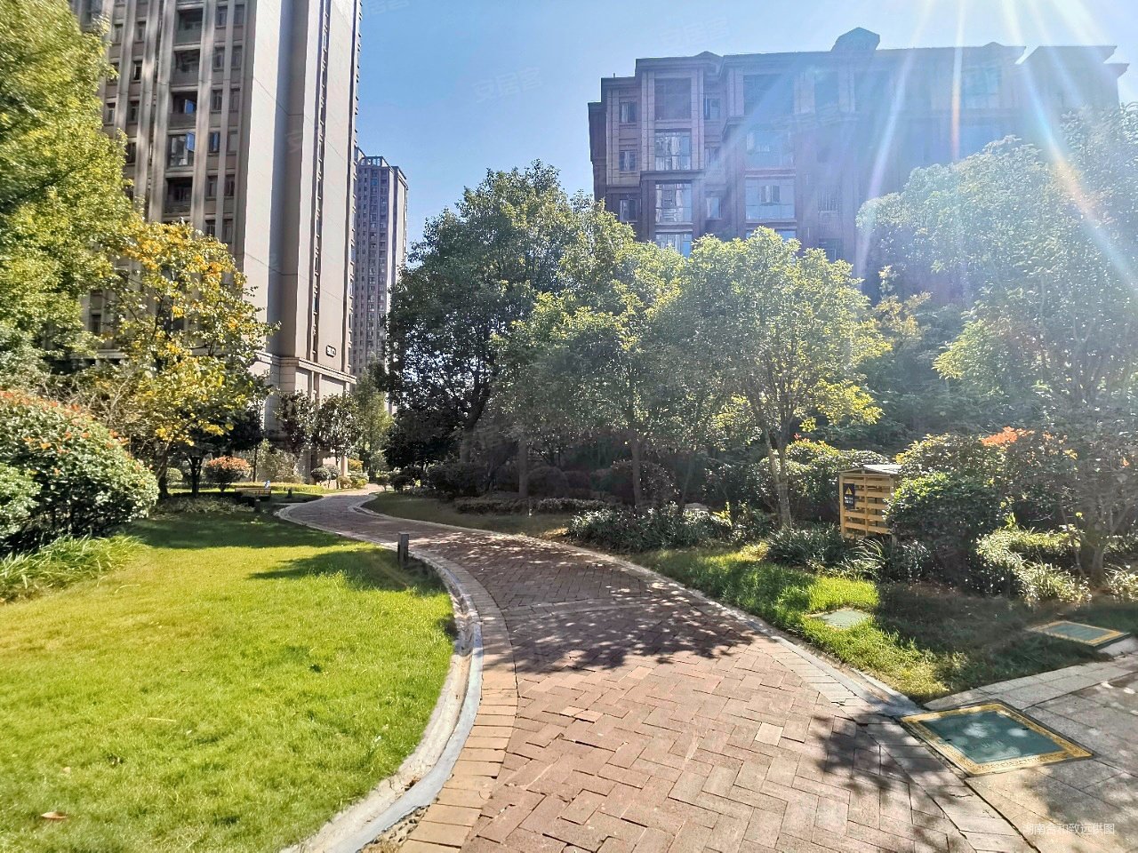 八方小区b区对面3个阳台主卧带阳台南北通透