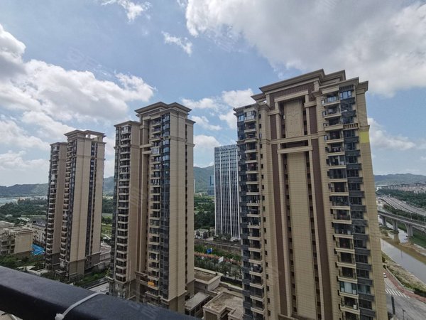 珠海高新区金鼎恒大云锦花园珠海市高新区精装修3房2厅出租出租房源