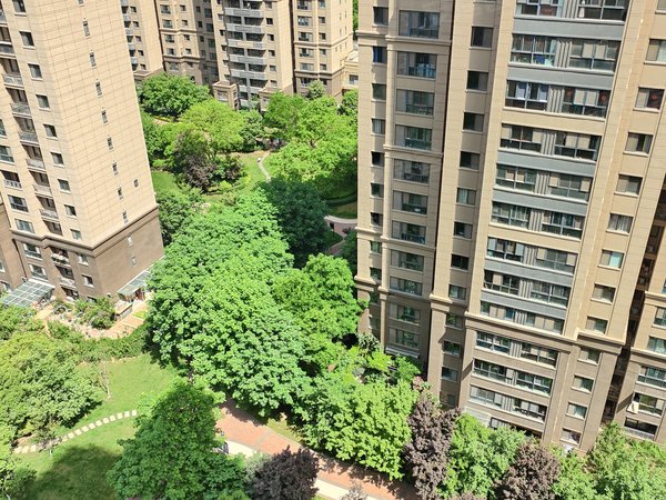 西安曲江新区金泘沱中海凯旋门房源采光好,南北通透,业主诚意出出租