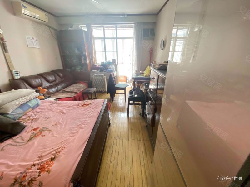 上海房产网>上海二手房>静安二手房>南京西路二手房>绿杨村>800_600