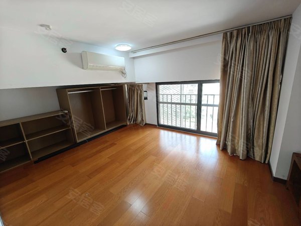 广州海珠江燕路万科派海珠区万科里公寓 精装复式两房可住可办公仅租
