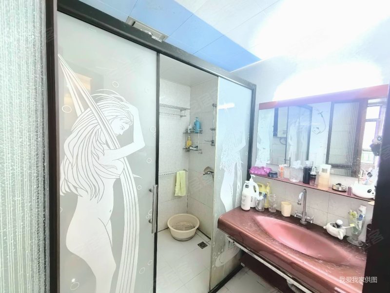 南北通透大三房临近地铁口百盛商场学堂莲塘三小莲塘四中