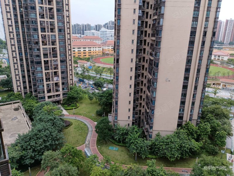 招商雍景湾三房两厅,业主急卖价格好谈,送空调