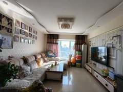 巴音郭楞库尔勒新市区新汇嘉旁 红玺台 电梯两室两厅 精装修 家电齐全 干净拎包住出租房源真实图片