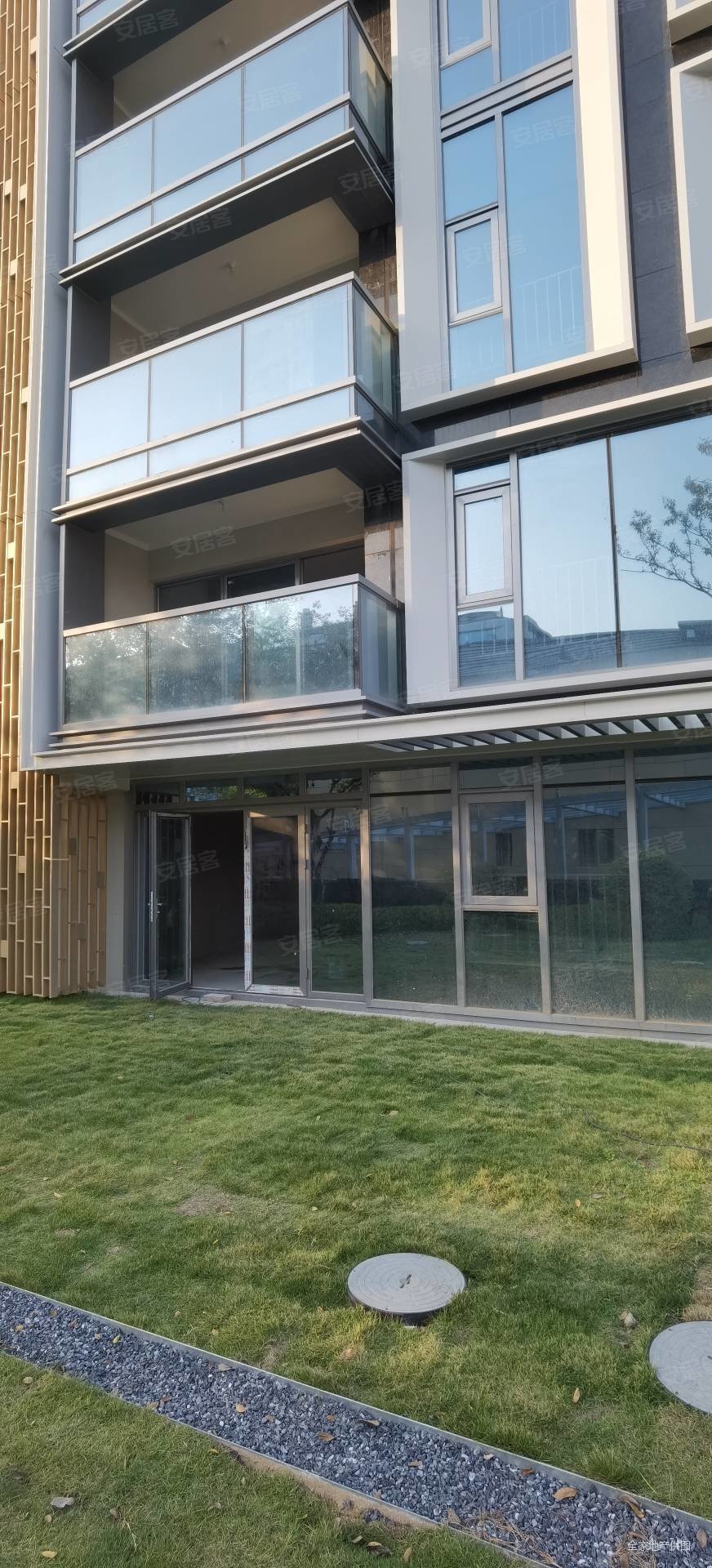 美景美之心3室2厅3卫164㎡南北566万