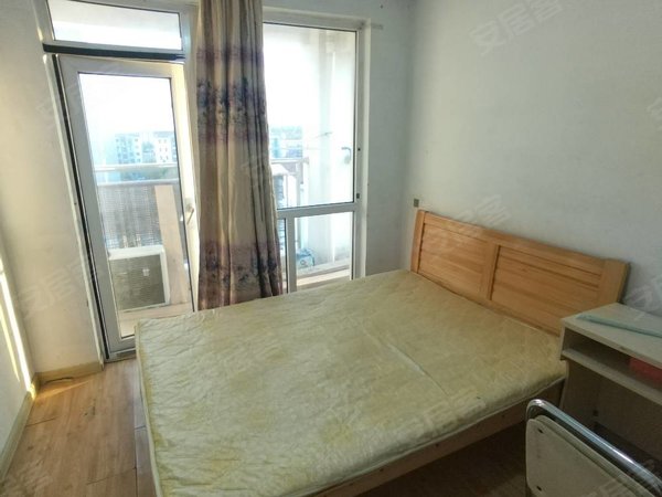 青岛城阳流亭天一金色海湾天一电梯房家具家电齐全,主卧带独立大阳台