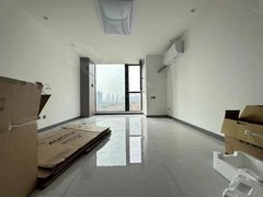 三迪广场 LOFT 公寓90平米上下两层1550元随时可以看