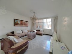 昭通昭阳北片区清官亭附近 复式楼 五房两卫 家具家电齐全 拎包入住 急租出租房源真实图片