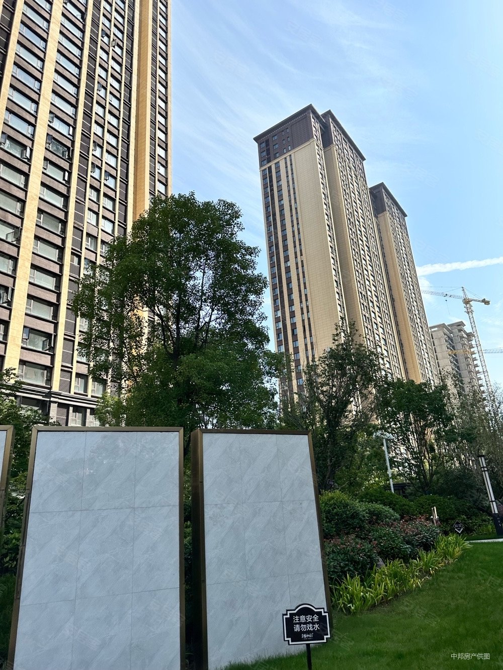 东展怡和园3室2厅2卫127㎡南北93万