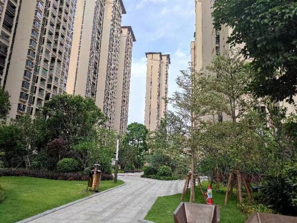 泉州丰泽城东泉州保利城(二期a地块)城东5中旁 保利城二期 精装四房