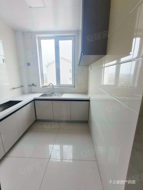 公园附近电梯房精装修 3室 带下室 可房贷 可随时看房,腾跃苑二手房