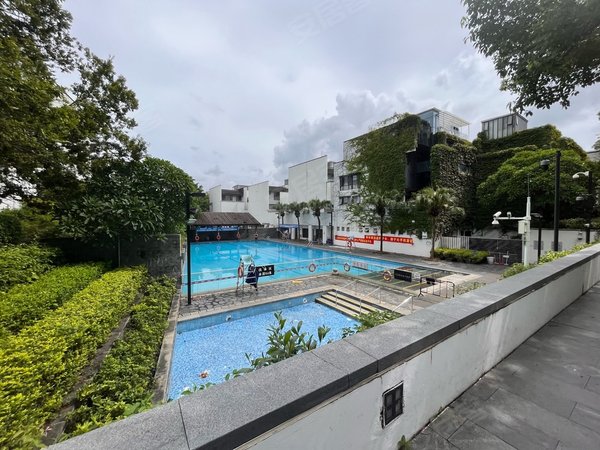 深圳龙岗坂田第五园三期万科第五园叠院三层,12000个月,带车位出租