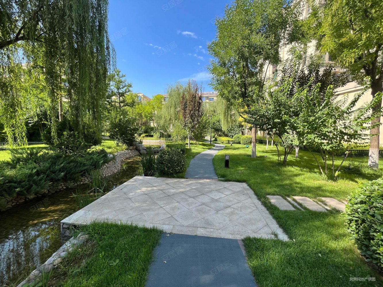 亿城燕西华府3室2厅2卫121.54㎡南北490万