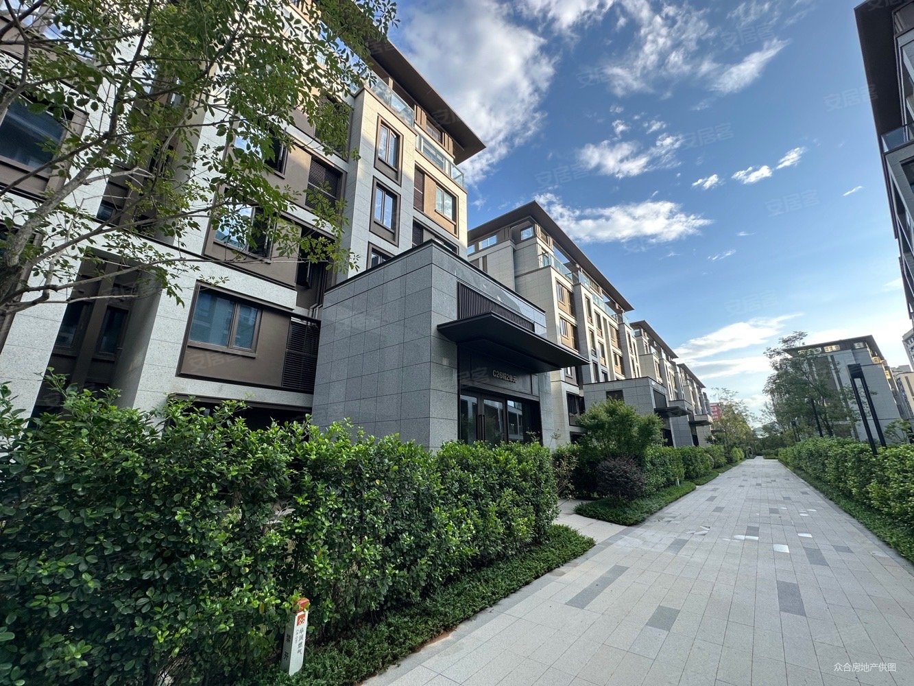 融创福州府c区4室2厅3卫135㎡南北498万