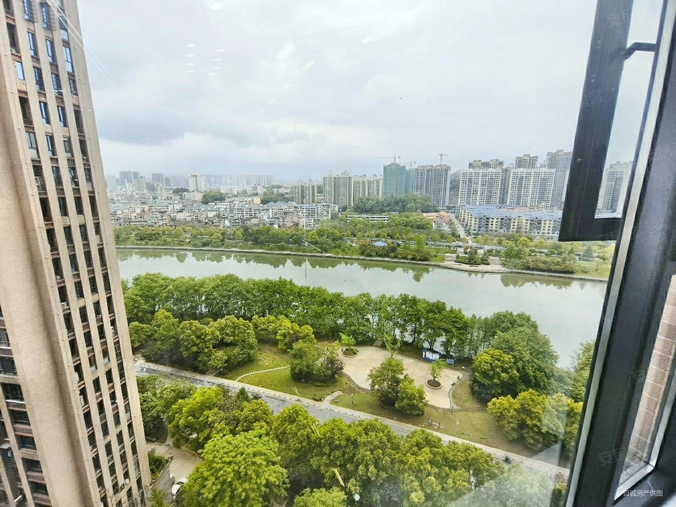 长沙房产网>长沙二手房>浏阳二手房>荷花区二手房>新月半岛外滩>