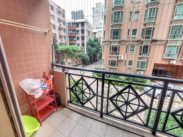 深圳南山南山中心区鸿瑞花园9号线南山书城站地铁口,精装3房出租,大