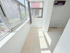 北京朝阳望京望京京客隆博泰国际，南湖东园一区三居主卧阳台朝南出租房源真实图片