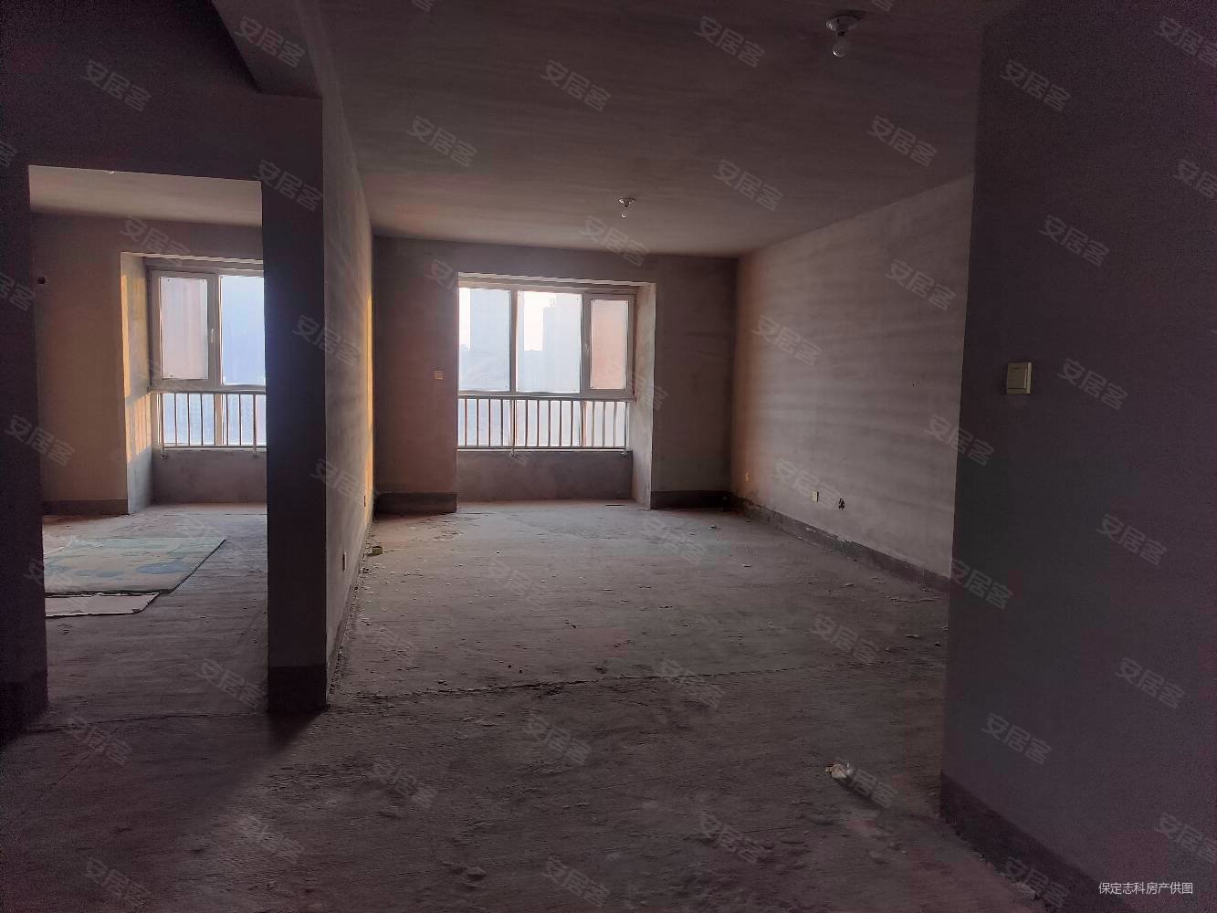 荣联天下城(北区)3室2厅2卫141.1㎡南北86万