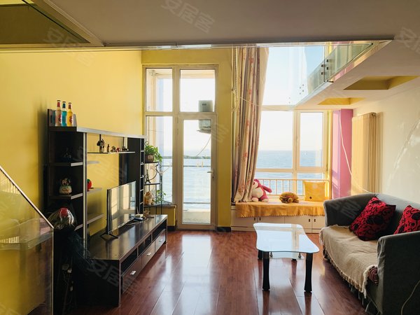 青岛市南团岛蓝石海景短租 金茂湾商圈 蓝石海景loft 1室1厅1卫 精