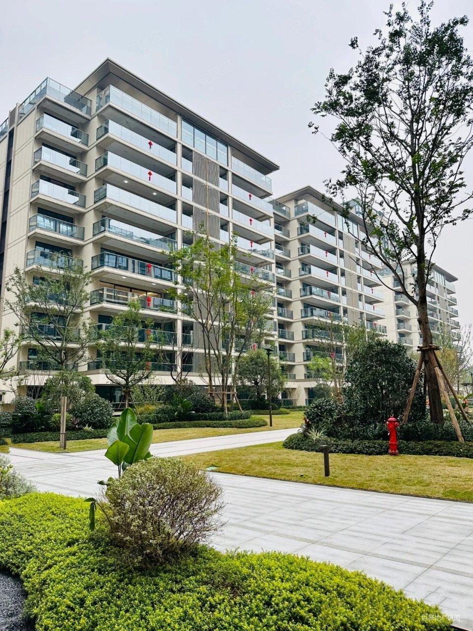 横厅阔尺低楼层,万科公园5号二手房,1320万,5室2厅,3卫,260平米-成都