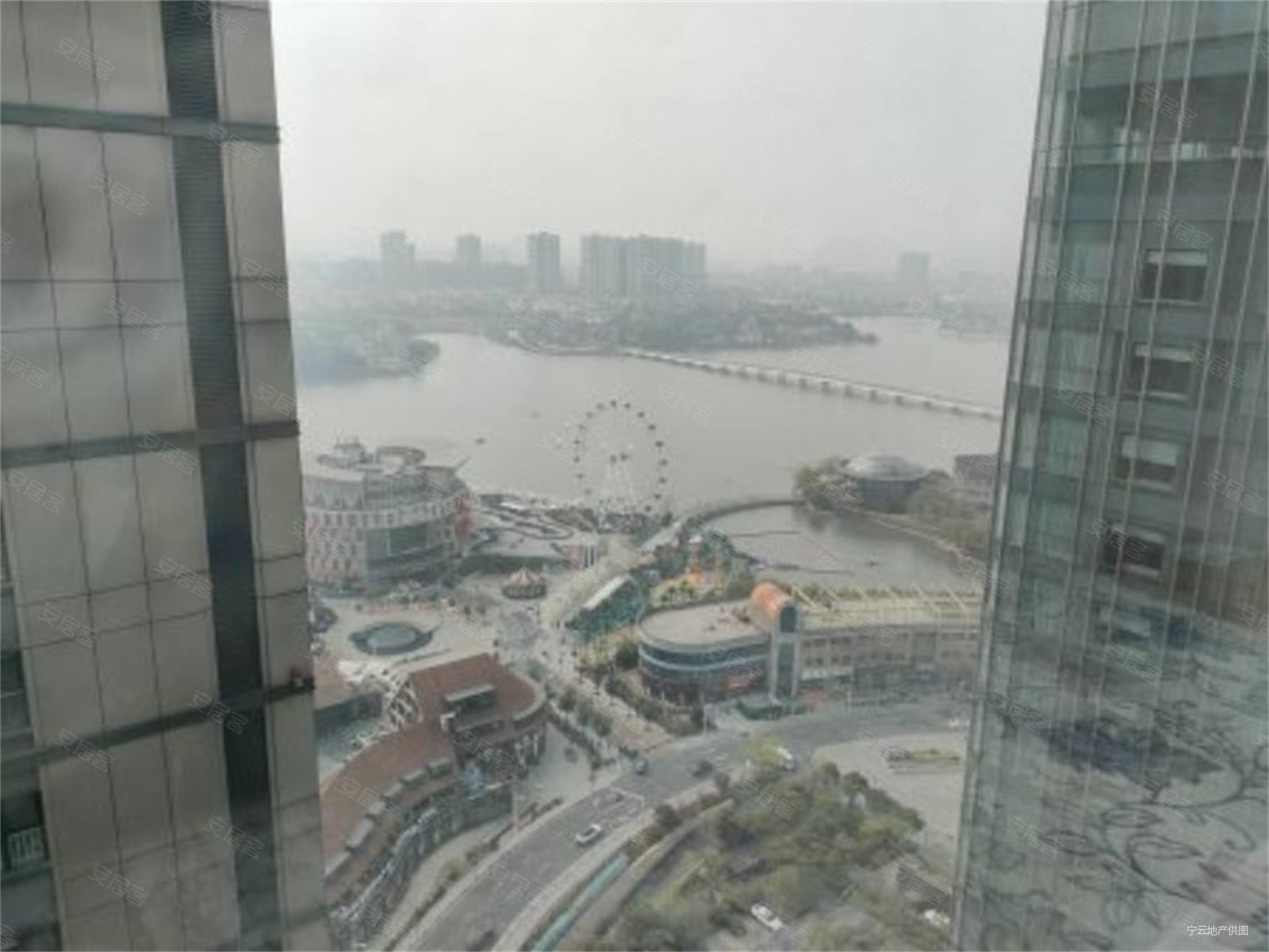 百家湖地铁口 临湖跃层 次新房开发商精装 蓝宝湾 景枫凤凰台