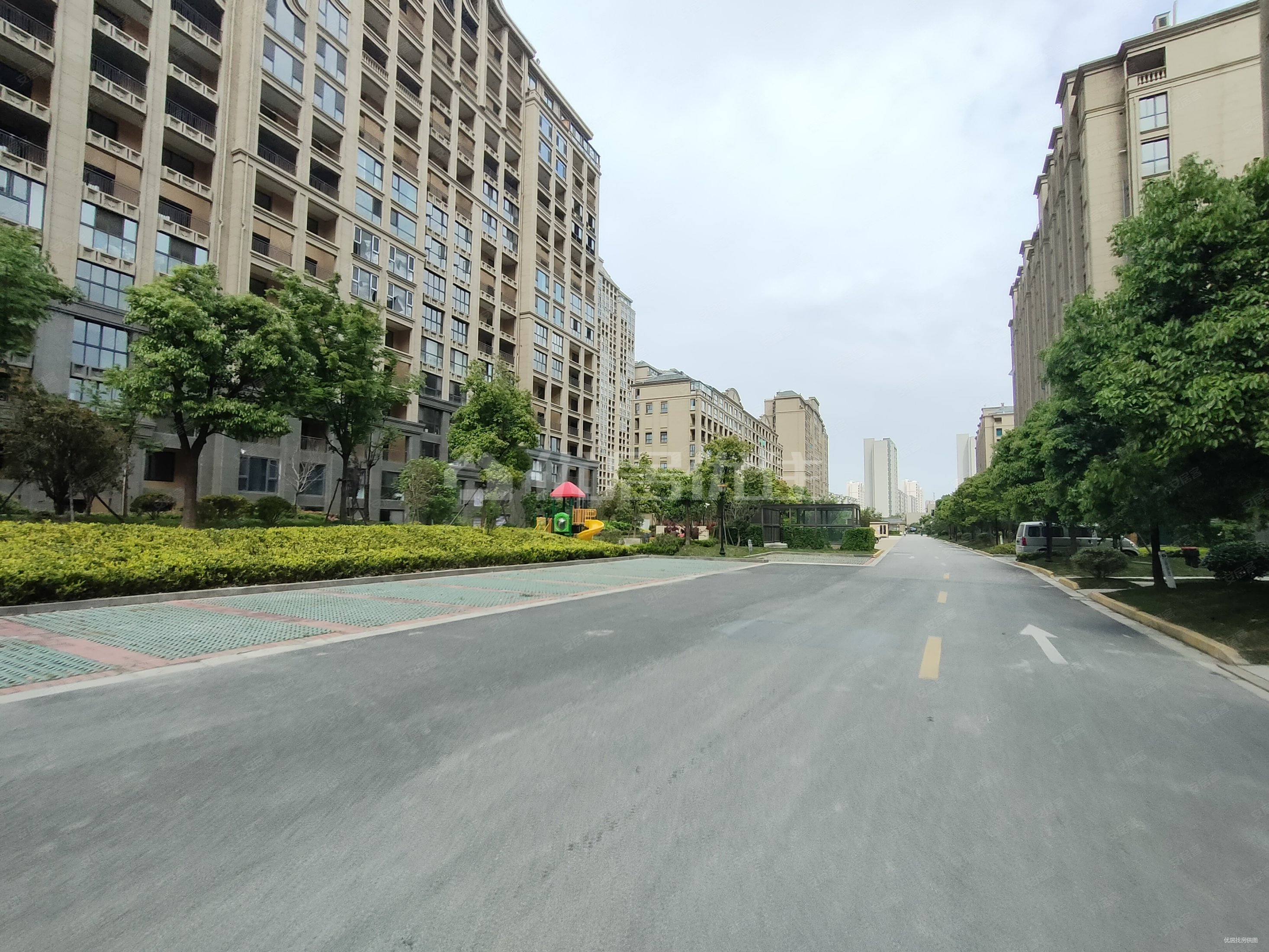 满二随时看苏州湾绿地香奈复式两层四个阳台已现浇