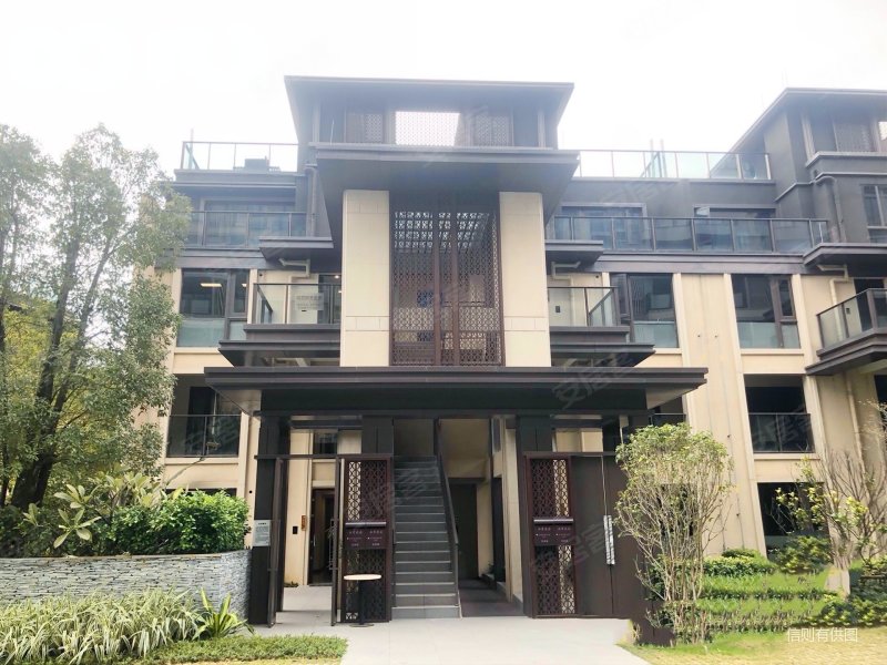 麓山大道丨纯别墅小区现房联排私家花园超大赠送