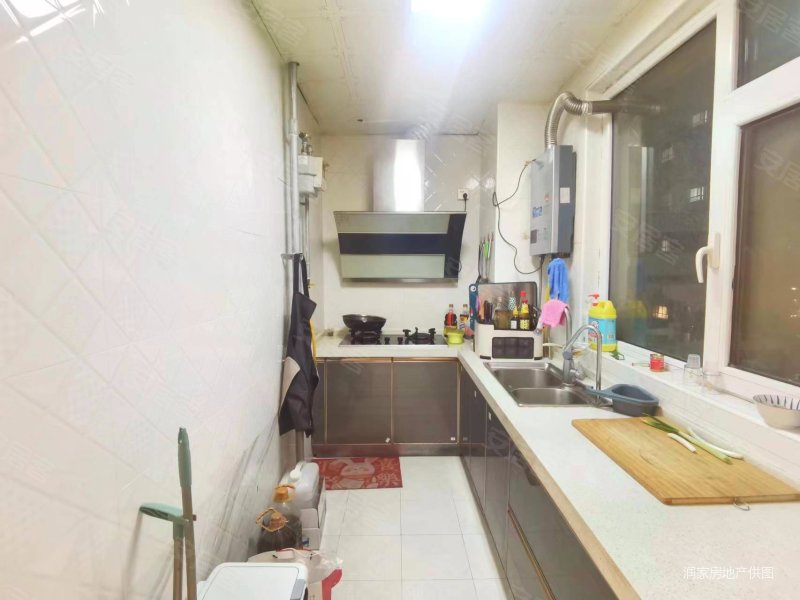 新区公务员小区三居室,南北通透,精装修,楼层好,可按揭,瑞岭雅苑二手