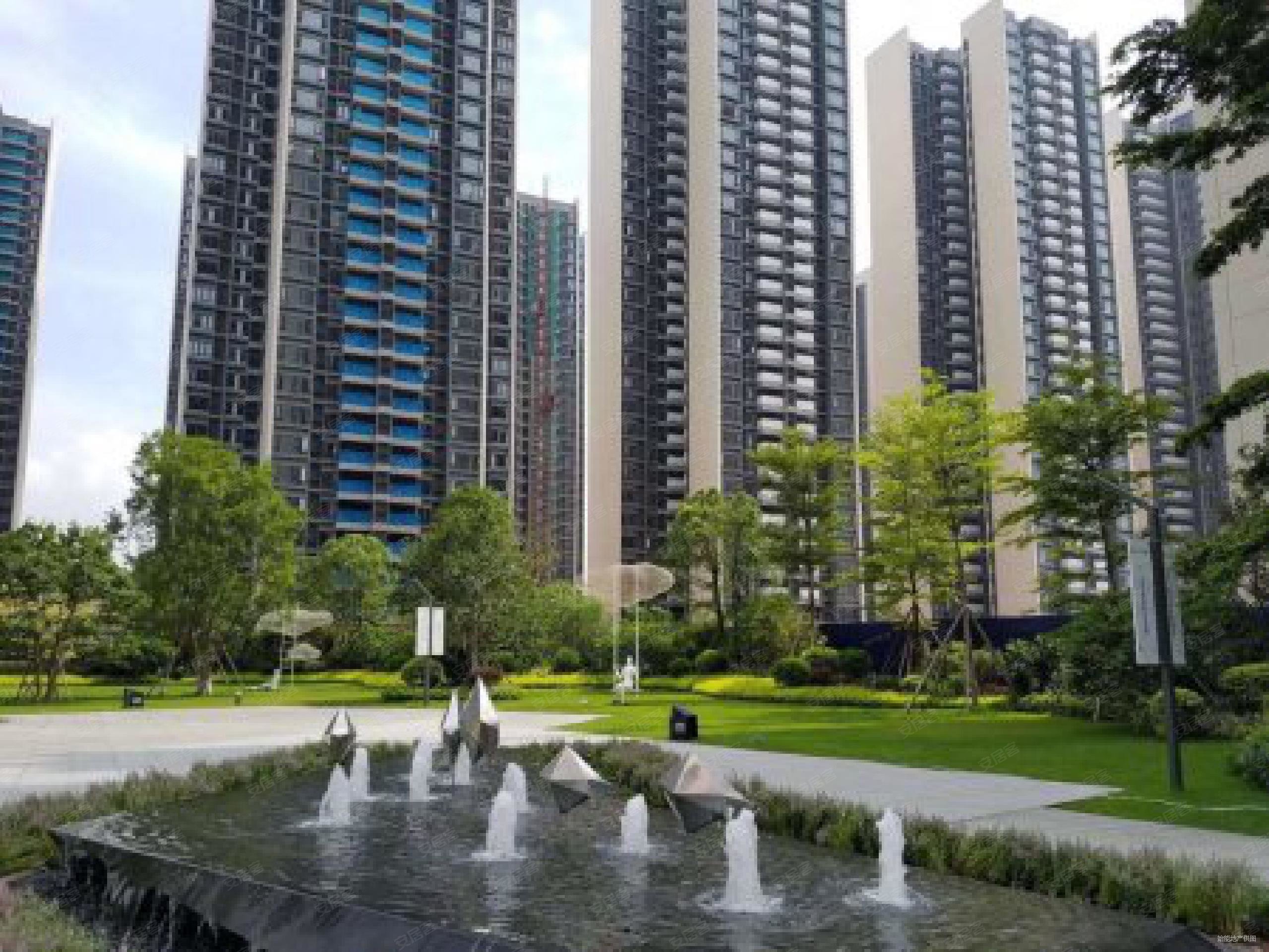 新世界云逸三房带杂物间东北向安静保养装修都不错