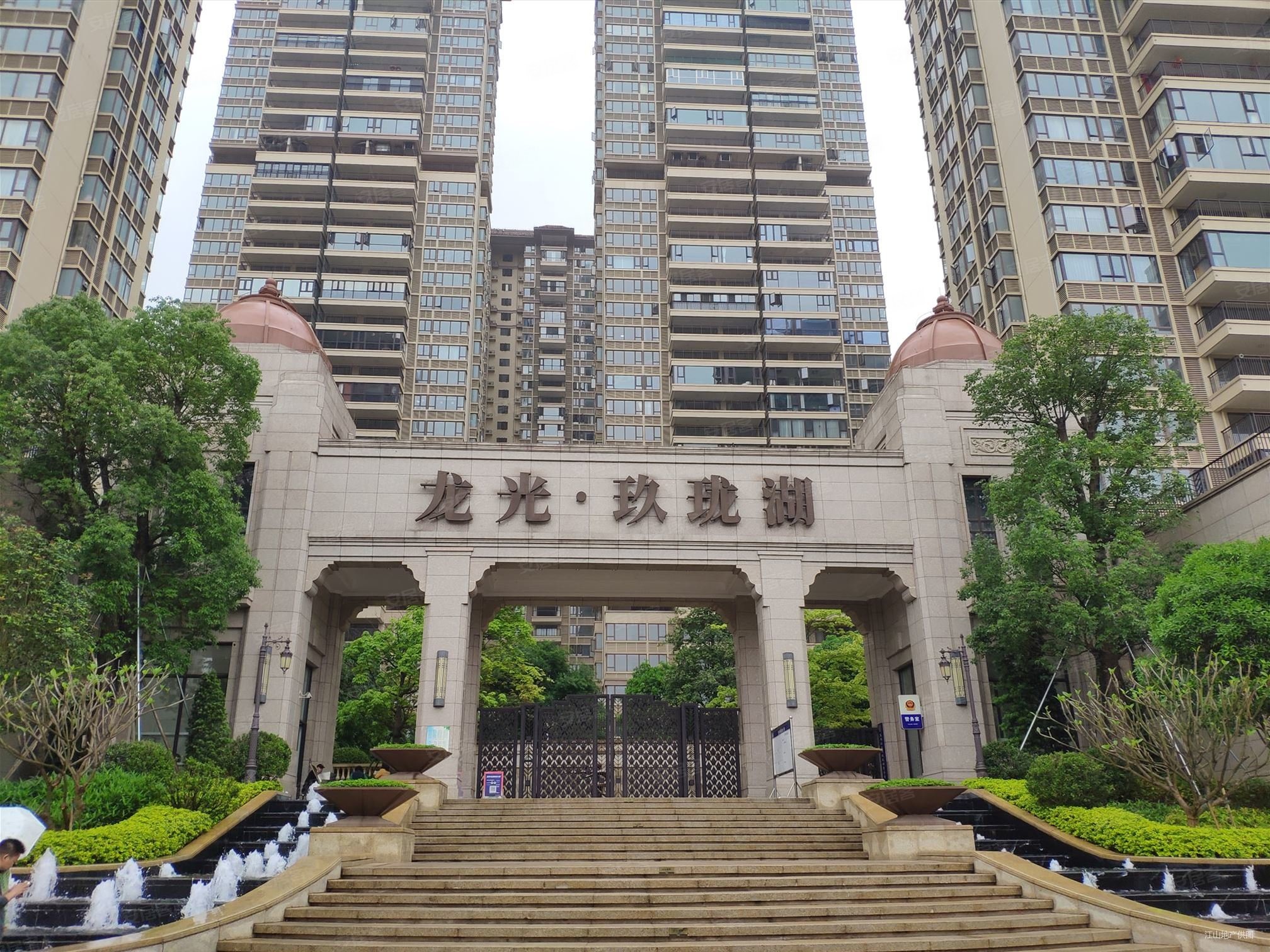 龙光玖珑湖 精装四房 中高楼层