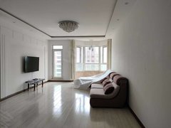 丹东振兴新城区西湖城可看江景103平二室一卫简装家电齐全1500包物业取暖出租房源真实图片