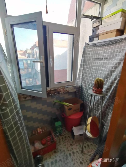 城关仓房小区 板楼 近地铁 满五   南北通透 大两房