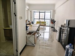 长沙岳麓市政府荣泰广场 1室0厅1卫出租房源真实图片