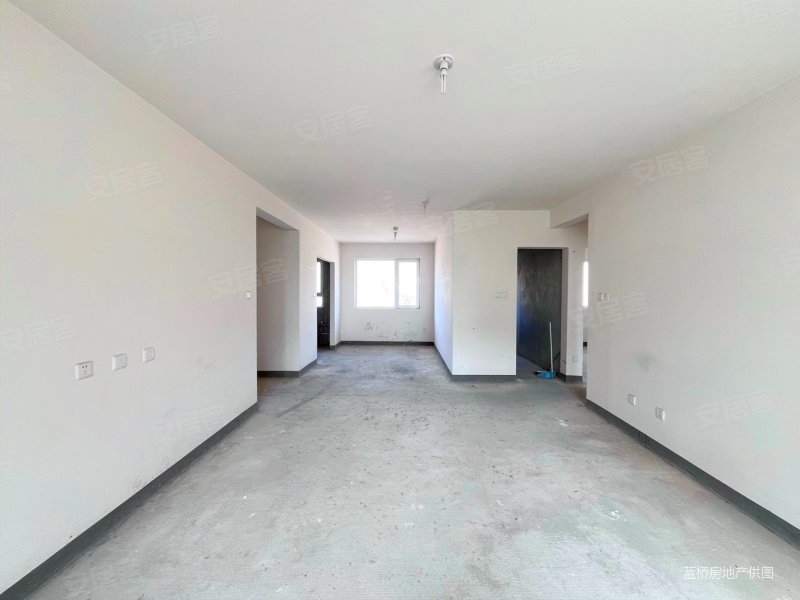 保利领秀山保利6区医院对面安宁一中对面