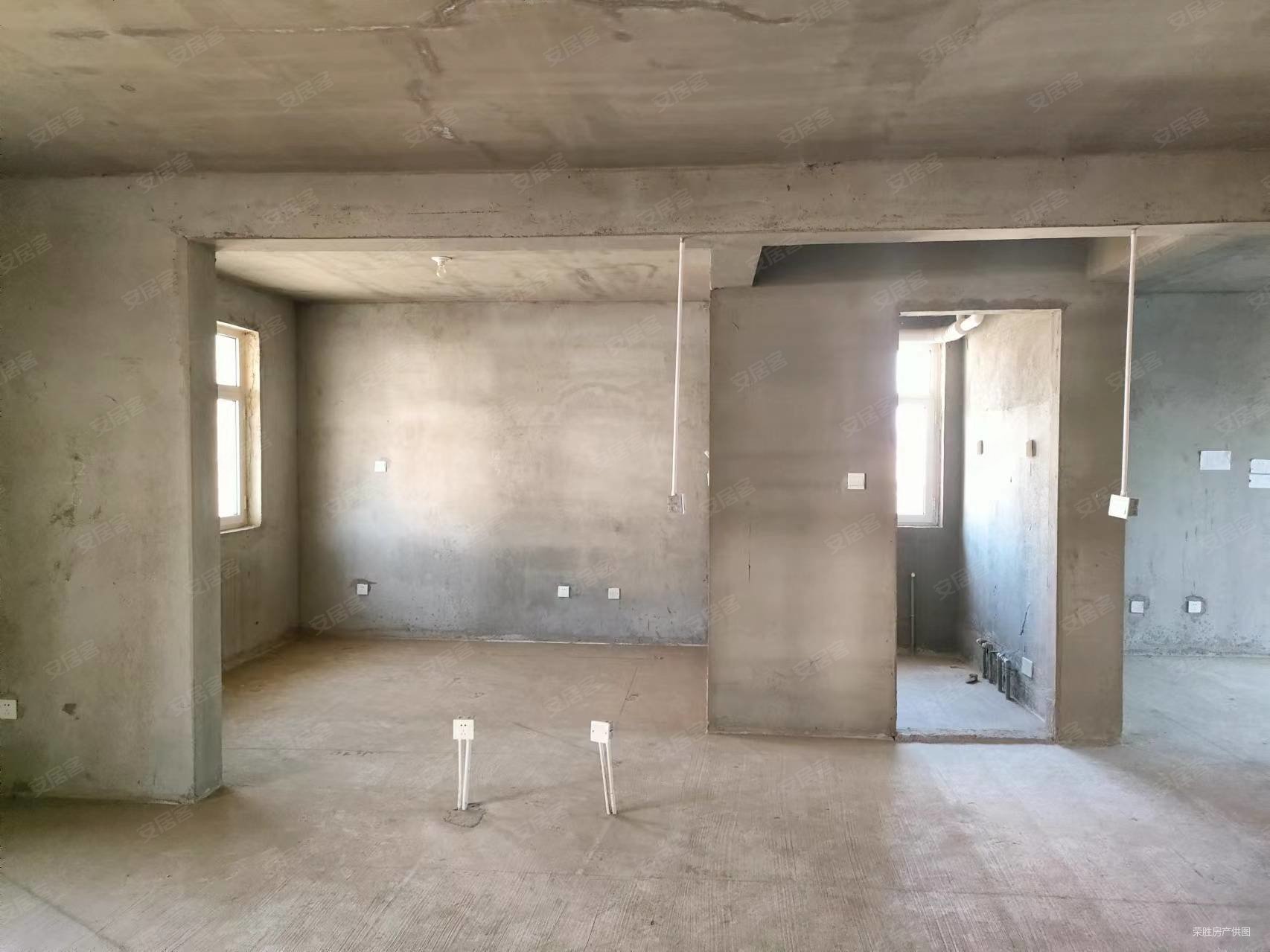 黄务三中旁东方盛景电梯好楼层全明户型赠小棚价格可谈