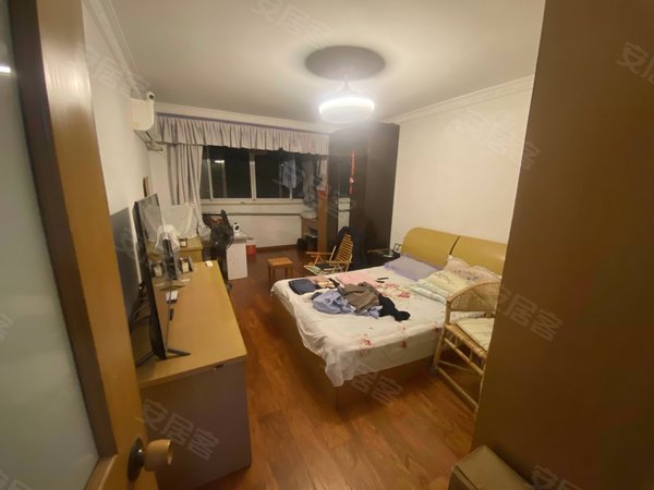 1室1厅1卫  电梯房 47平米出租房源真实图片