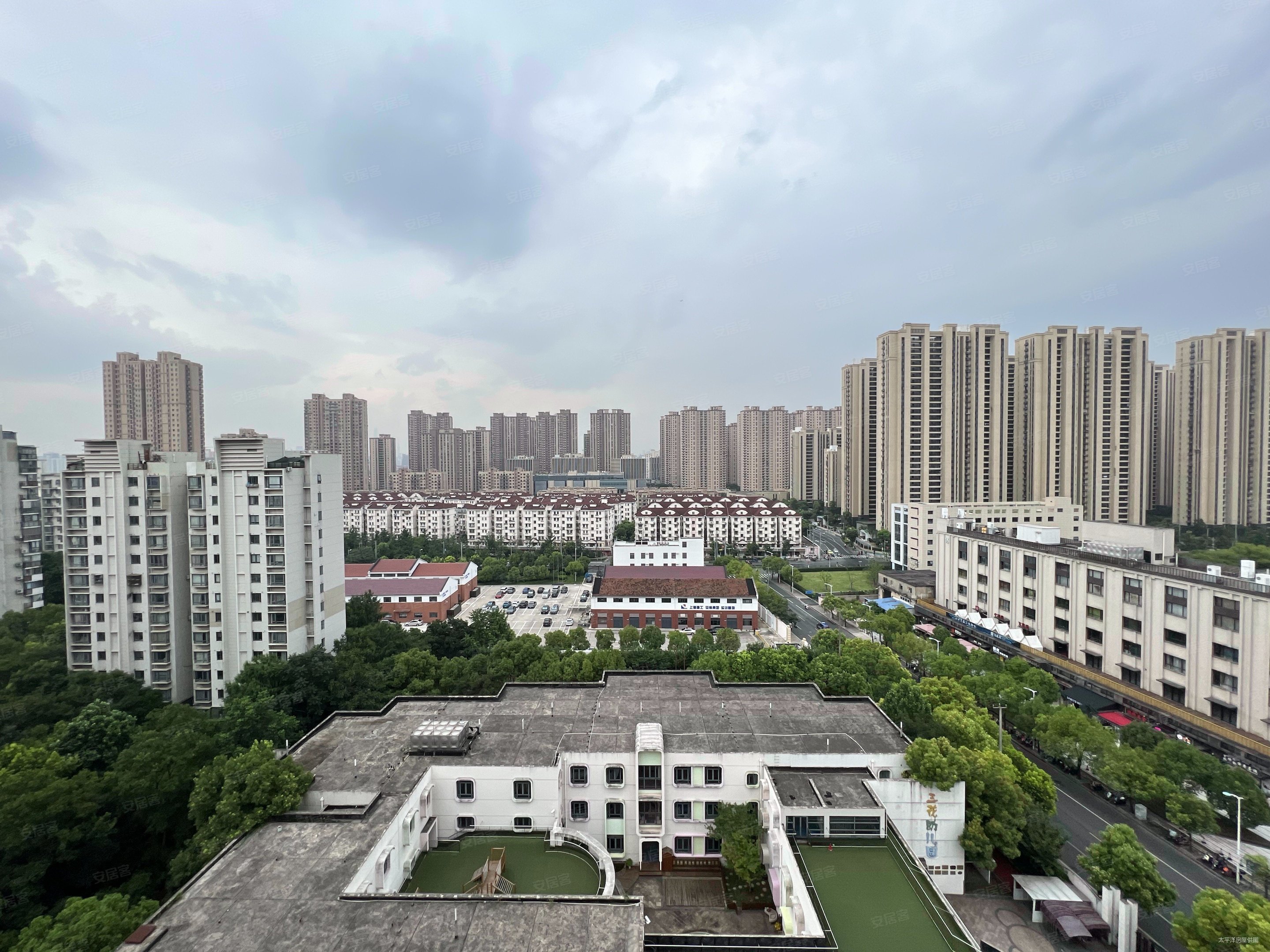 三花现代城丹桂苑2室2厅1卫90.13㎡南563万