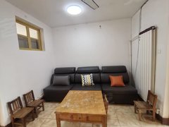 东明东明城区东明市区北城国际附近三室一厅一厨一卫,2个空调没有物业费,价格超低出租房源真实图片