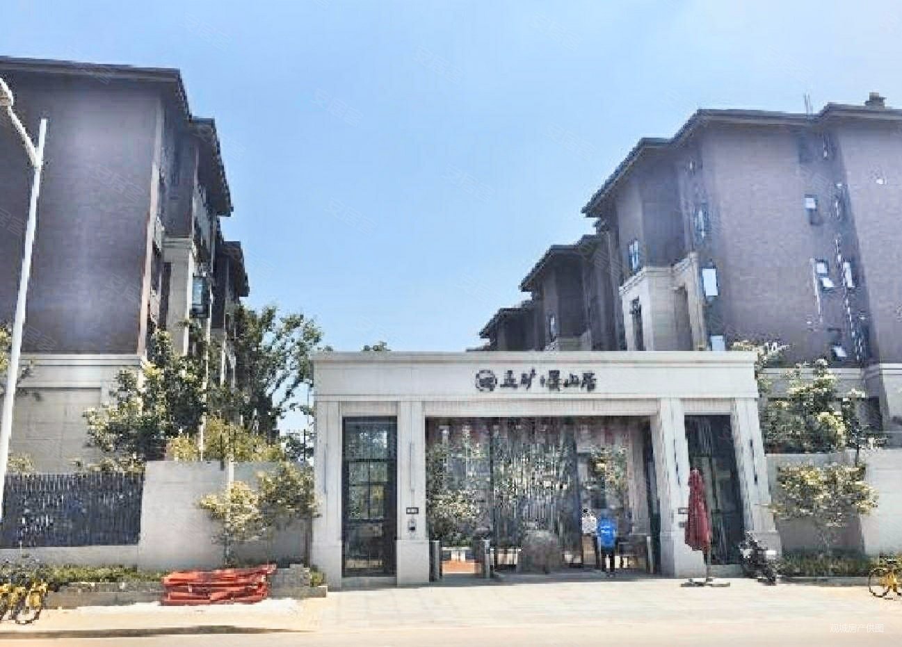 五矿晏山居3室2厅1卫87.64㎡南490万