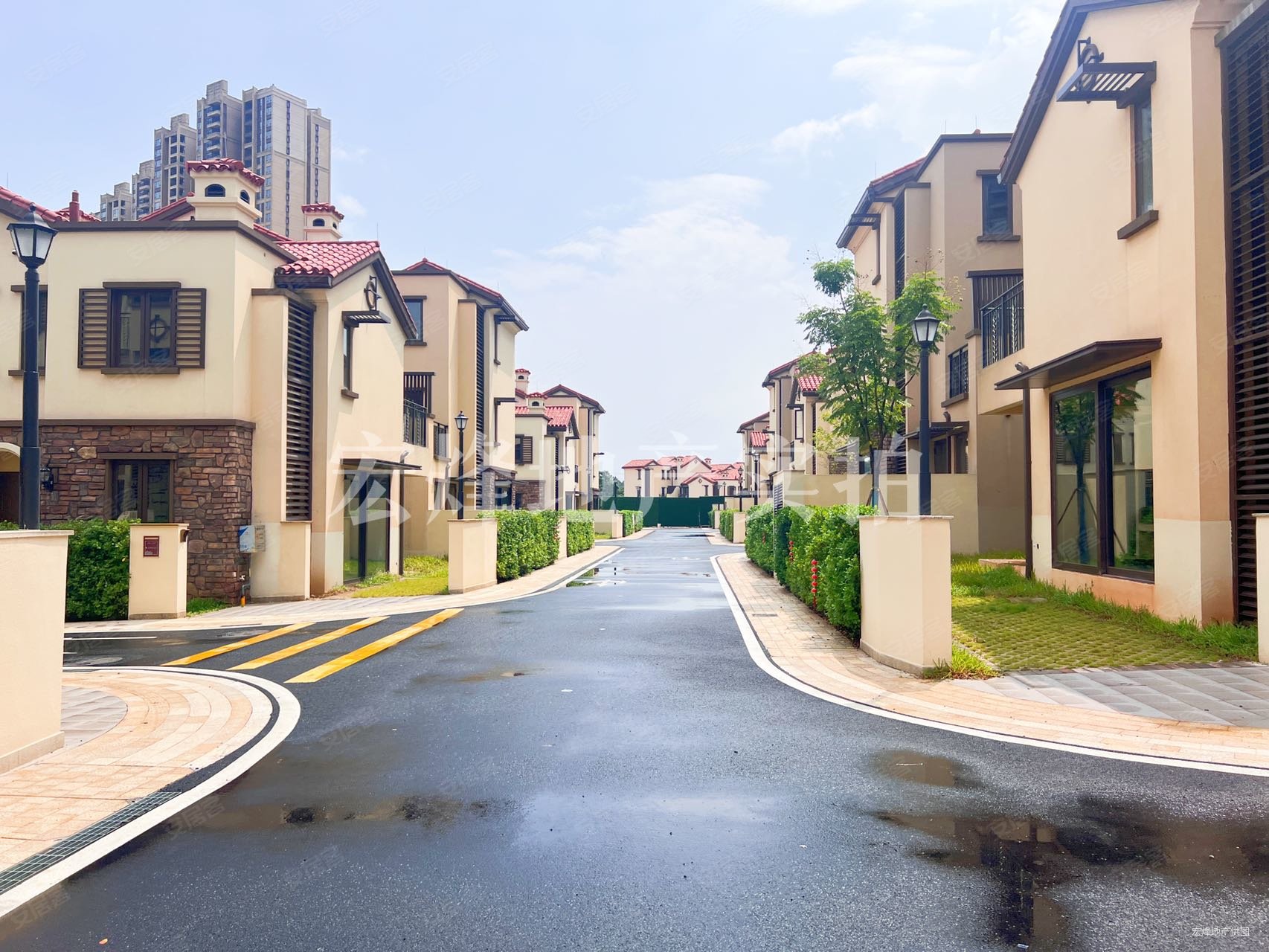 御江南国际社区(别墅)4室3厅3卫185㎡南北200万