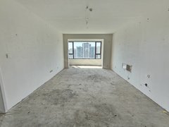 太原杏花岭巨轮新上解放路地铁口 万达旁中车国际广场 大四居室 毛坯急租出租房源真实图片