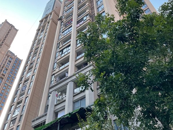 泉州丰泽宝洲路中骏天峰泉州市中心中骏天峰豪装5房出租出租房源真实