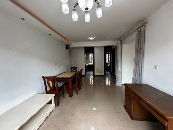 上海嘉定安亭安亭新镇兴苑新镇兴苑大两房采光充足 近永辉超市步行即