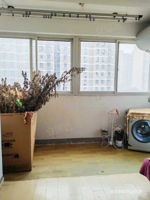 盛江花苑石榴园 刚需小三居 中间楼层 带电梯 朝南 临地铁