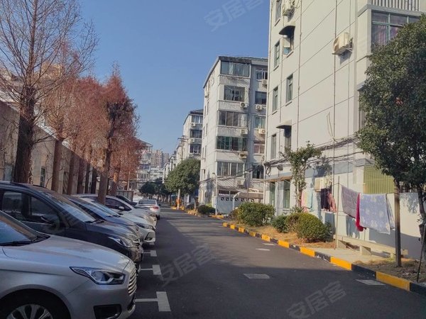 上海嘉定嘉定城区桃园小区精装修全配拎包入住,房子已经空随时入住
