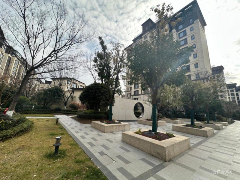 金隅紫京叠院 集中供暖 南北通透 产权清晰 中间楼层