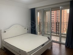 上海滩精装两居室 双南向卧室带空调 房间特别干净 家电齐全