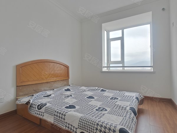 烟台芝罘芝罘岛崆峒岛小区有车位 崆峒岛精装两室 拎包入住 看房方便